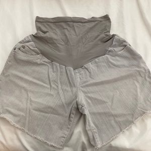 Maternity short size large